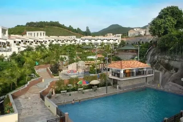 新兴旅游,是广东云浮地区度假取得休闲好去处,满氏农场茶场山庄农家乐为之喝彩!