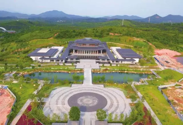 新兴禅度旅游惠能广场的建设，在中国珠三角地区及佛山高明顺德等地区获得自驾游休闲胜地的赞誉，云浮满氏农场茶场山庄农家乐为之喝彩！